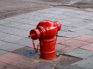 Как правильно использовать пожарные гидранты на улице